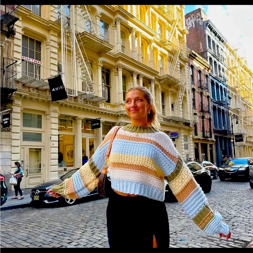Chunky knit sweater large